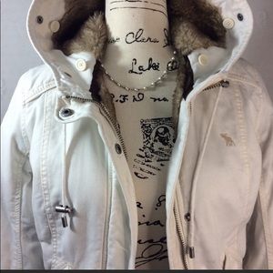 Abercrombie and fitch ivory faux fur lined jacket medium
